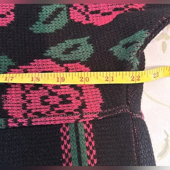 Vintage Marcella Tricot Checkered Rose Sweater - Picture 10 of 13